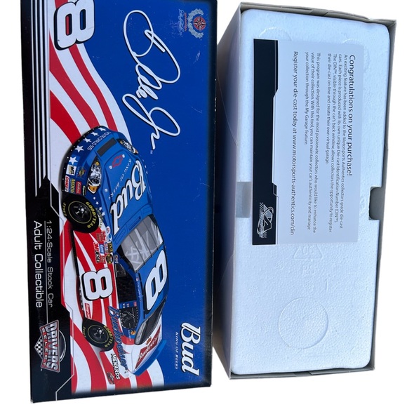 Dale Earnhardt Jr #8 Budweiser Stars & Stripes 2007 1:24 Scale CX878214JEJ - Picture 1 of 6